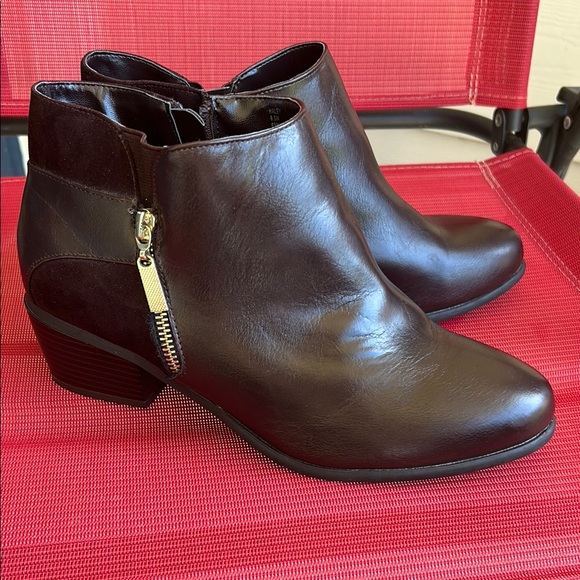 Cloudwalkers Dark Brown Ankle Boots with Gold Accent - Picture 1 of 8